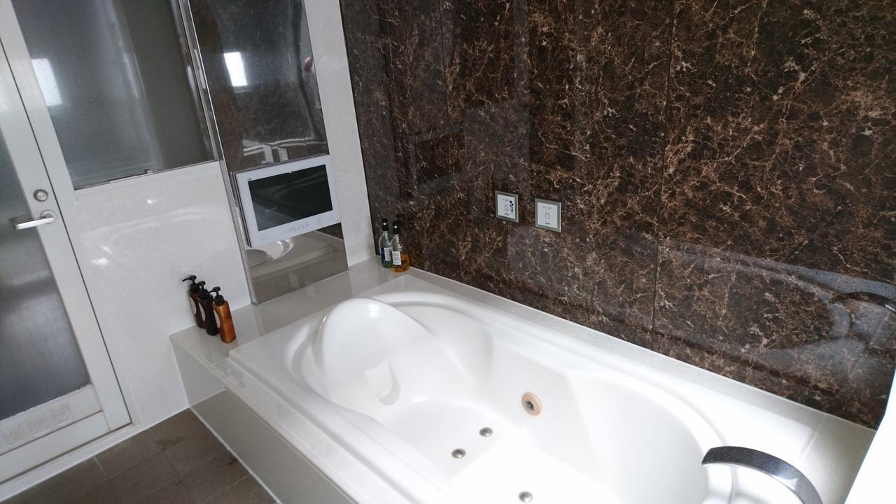 Hotel Eris Hakata (Adults Only) ฟูกุโอกะ ภายนอก รูปภาพ